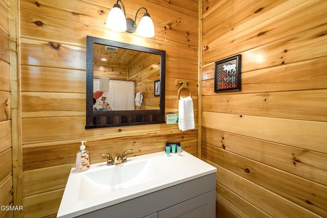 4319 Forest Ridge Way, Pigeon Forge, TN 37863