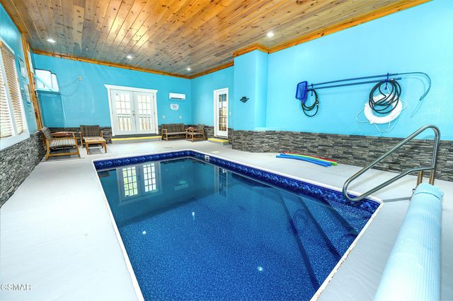 4319 Forest Ridge Way, Pigeon Forge, TN 37863