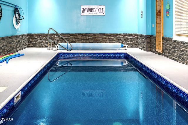 4319 Forest Ridge Way, Pigeon Forge, TN 37863