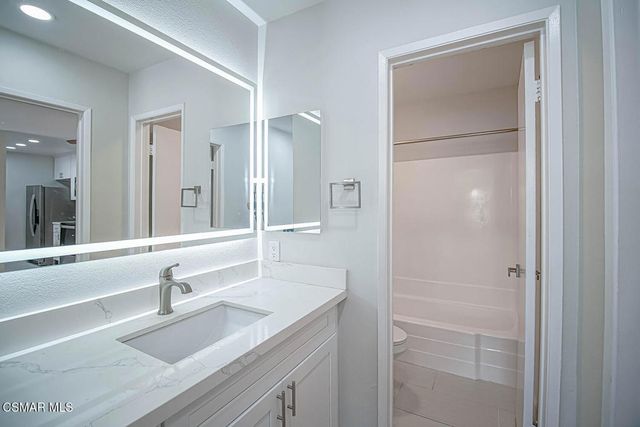 5460 White Oak Avenue E308, Encino, CA 91316