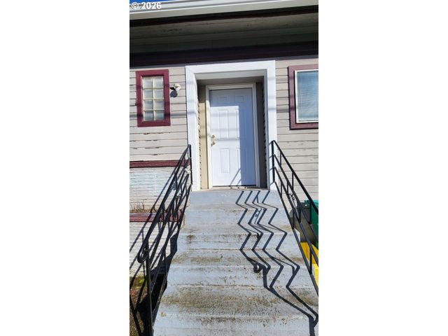 7927 N FESSENDEN St, Portland, OR 97203