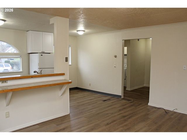 7927 N FESSENDEN St, Portland, OR 97203