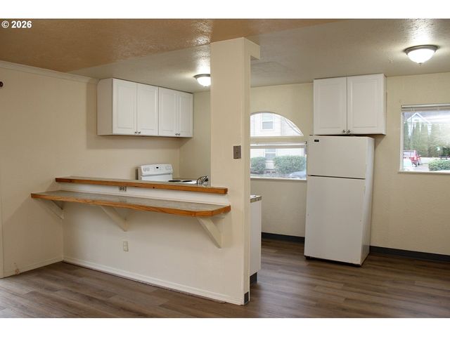 7927 N FESSENDEN St, Portland, OR 97203