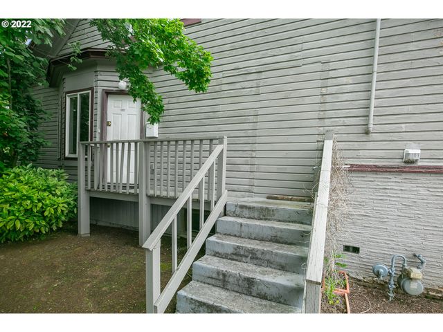 7927 N FESSENDEN St, Portland, OR 97203