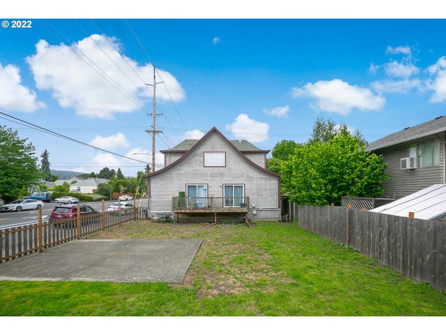 7927 N FESSENDEN St, Portland, OR 97203
