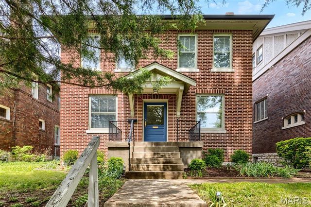 7153 Pershing Avenue, University City, MO 63130
