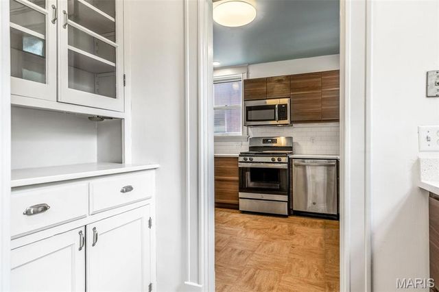7153 Pershing Avenue, University City, MO 63130