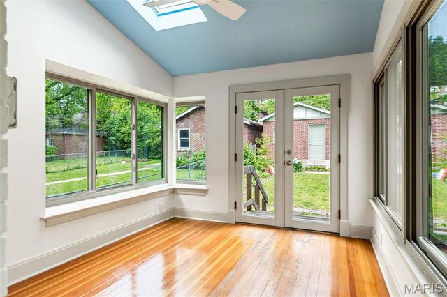 7153 Pershing Avenue, University City, MO 63130