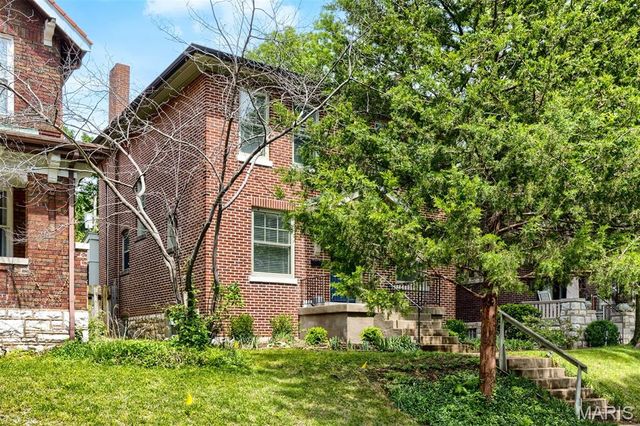 7153 Pershing Avenue, University City, MO 63130
