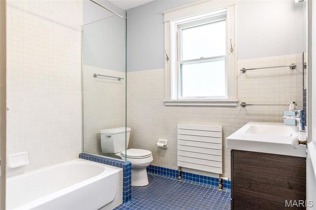 7153 Pershing Avenue, University City, MO 63130