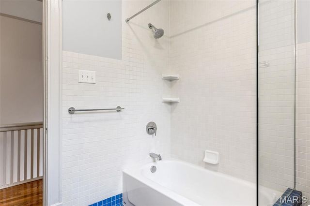 7153 Pershing Avenue, University City, MO 63130