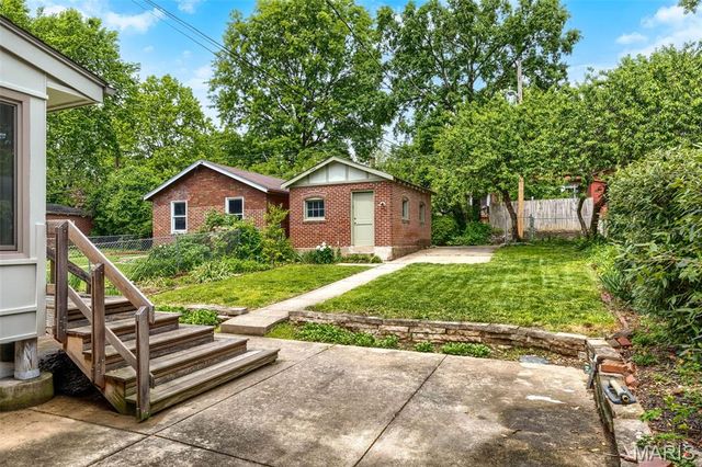 7153 Pershing Avenue, University City, MO 63130