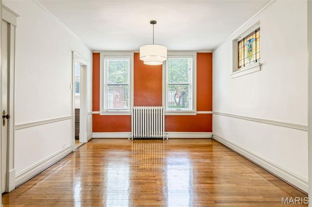 7153 Pershing Avenue, University City, MO 63130