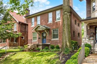 7153 Pershing Avenue, University City, MO 63130
