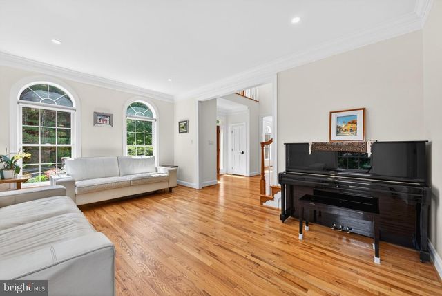 1208 INGLESIDE AVE, Mclean, VA 22101