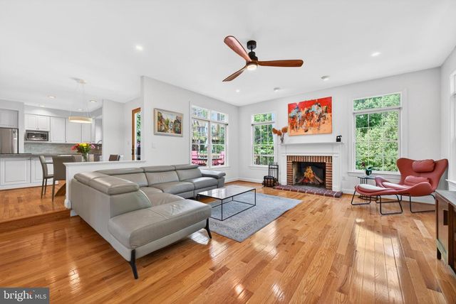 1208 INGLESIDE AVE, Mclean, VA 22101