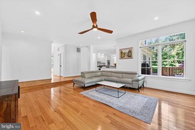 1208 INGLESIDE AVE, Mclean, VA 22101