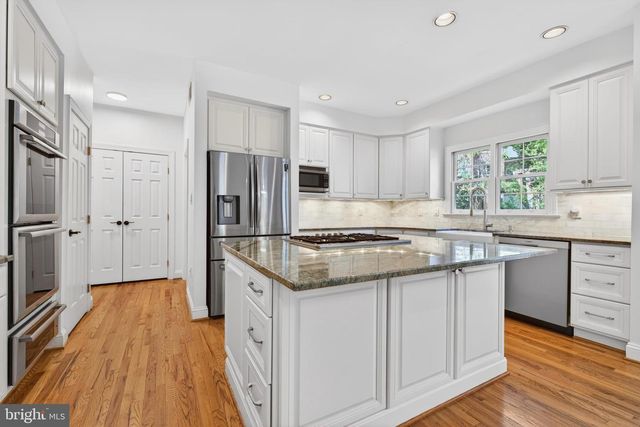 1208 INGLESIDE AVE, Mclean, VA 22101