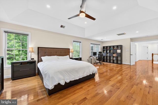 1208 INGLESIDE AVE, Mclean, VA 22101