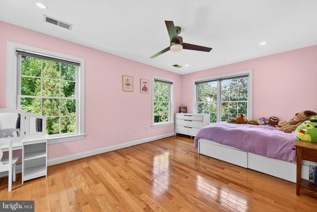 1208 INGLESIDE AVE, Mclean, VA 22101
