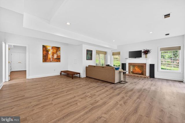 1208 INGLESIDE AVE, Mclean, VA 22101