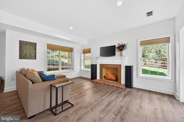 1208 INGLESIDE AVE, Mclean, VA 22101