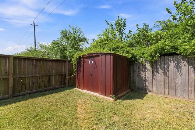 8011 Ginger Park Drive, Baytown, TX 77521