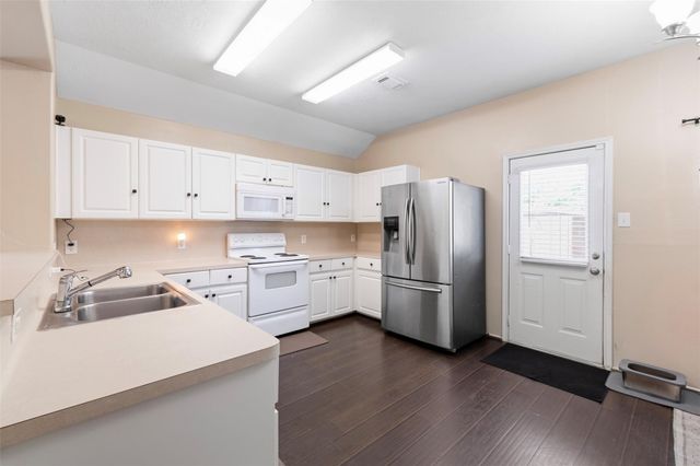8011 Ginger Park Drive, Baytown, TX 77521