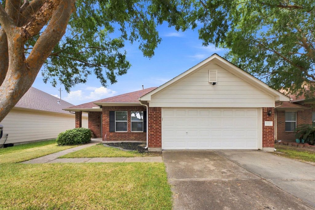 8011 Ginger Park Drive, Baytown, TX 77521