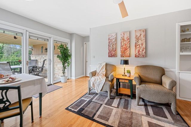 1603 W Zedler LANE, Mequon, WI 53092