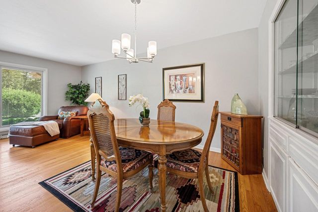 1603 W Zedler LANE, Mequon, WI 53092