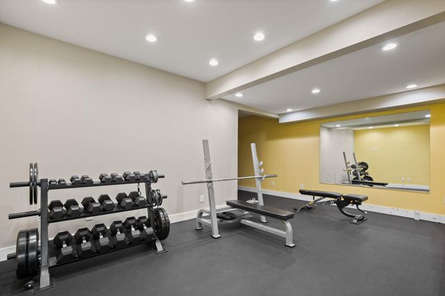 935 La Posada DR 148, Austin, TX 78752