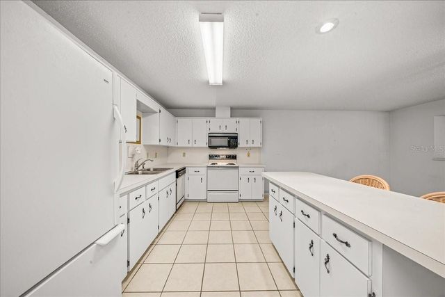 9377 SW 90TH COURT E, Ocala, FL 34481