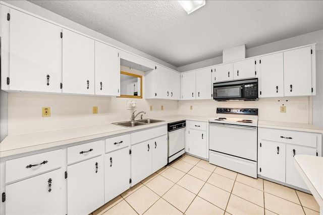 9377 SW 90TH COURT E, Ocala, FL 34481