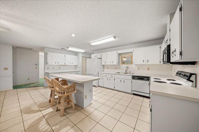 9377 SW 90TH COURT E, Ocala, FL 34481