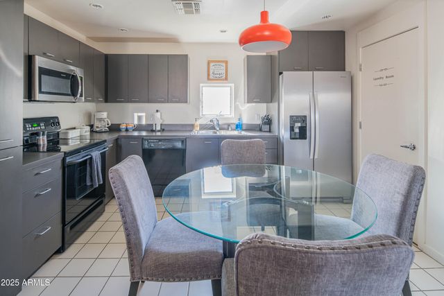 1111 W UNIVERSITY Drive 2012, Tempe, AZ 85281