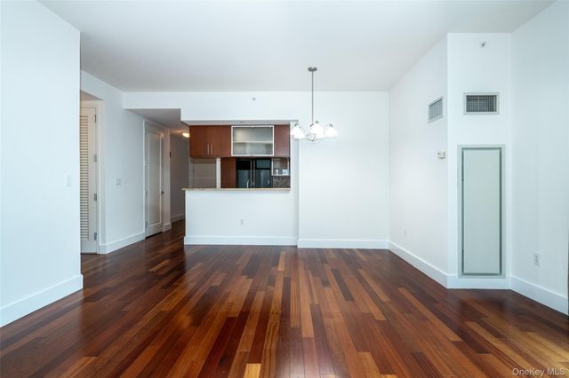 175 Huguenot Street 1607, New Rochelle, NY 10801
