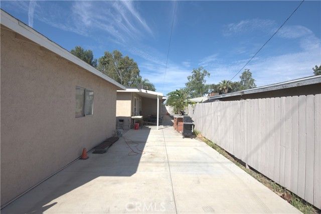 1211 S Merrill, Corona, CA 92882