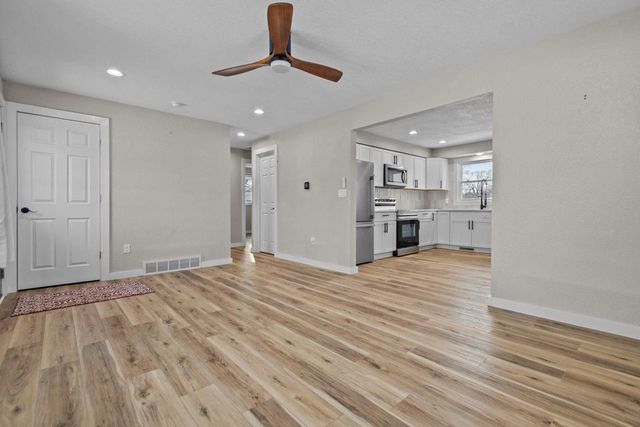 216 PLUMMER AVENUE, Neenah, WI 54956