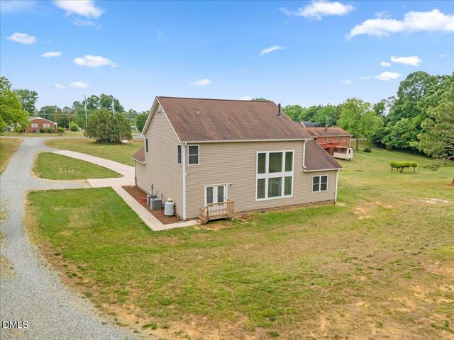 704 Haw River Hopedale Road, Burlington, NC 27217