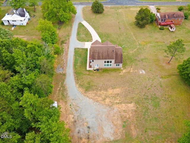 704 Haw River Hopedale Road, Burlington, NC 27217