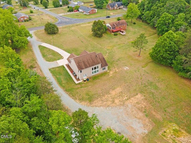 704 Haw River Hopedale Road, Burlington, NC 27217