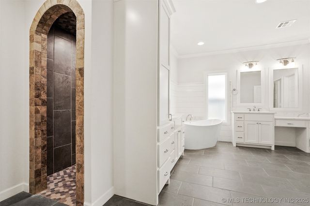 12015 S Urbana Avenue, Tulsa, OK 74137