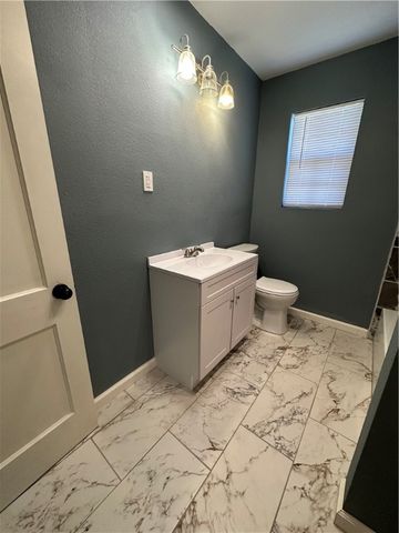 745 S Rife St, Aransas Pass, TX 78336