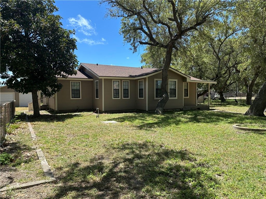 745 S Rife St, Aransas Pass, TX 78336