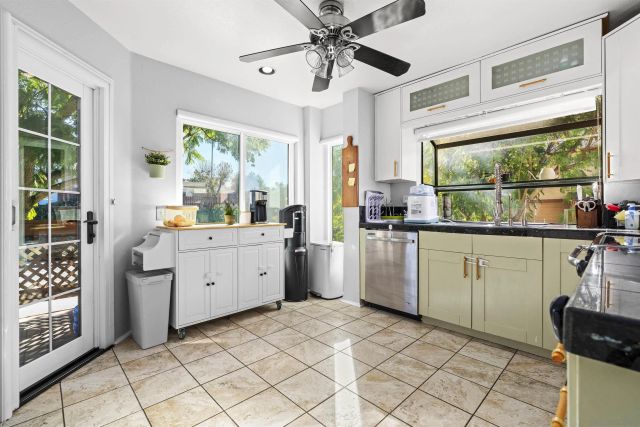 8896 Highwood Dr C, San Diego, CA 92119