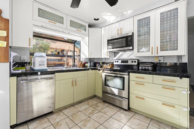 8896 Highwood Dr C, San Diego, CA 92119