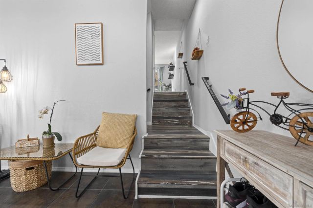 8896 Highwood Dr C, San Diego, CA 92119