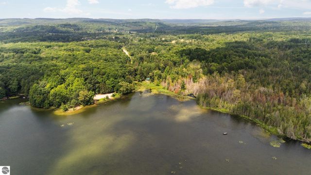 8370 Lake Of The Woods Road, Bellaire, MI 49615