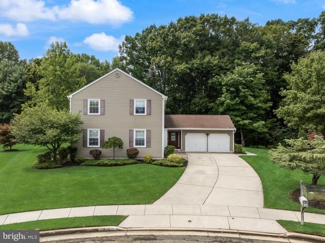 3 LANCELOT CT, Mount Laurel, NJ 08054